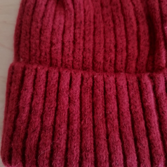 Abercrombie & Fitch - Cozy Pom Beanie - NWT - Picture 5 of 8